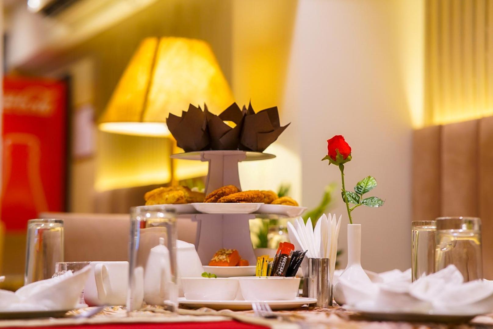 Hotel Flora Malé Extérieur photo