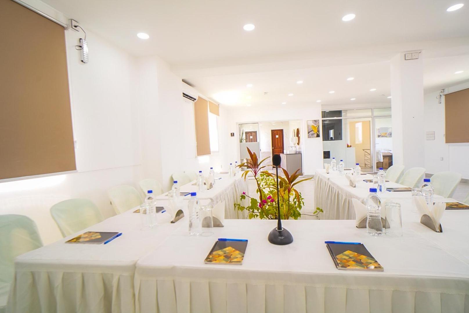 Hotel Flora Malé Extérieur photo