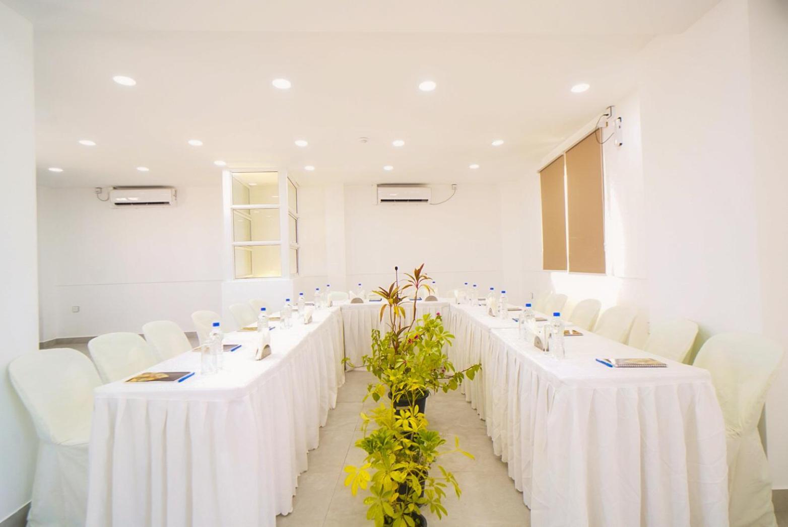 Hotel Flora Malé Extérieur photo