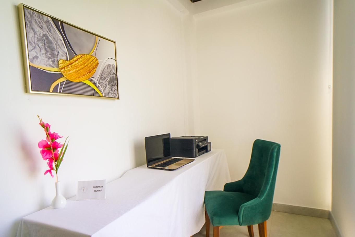 Hotel Flora Malé Extérieur photo